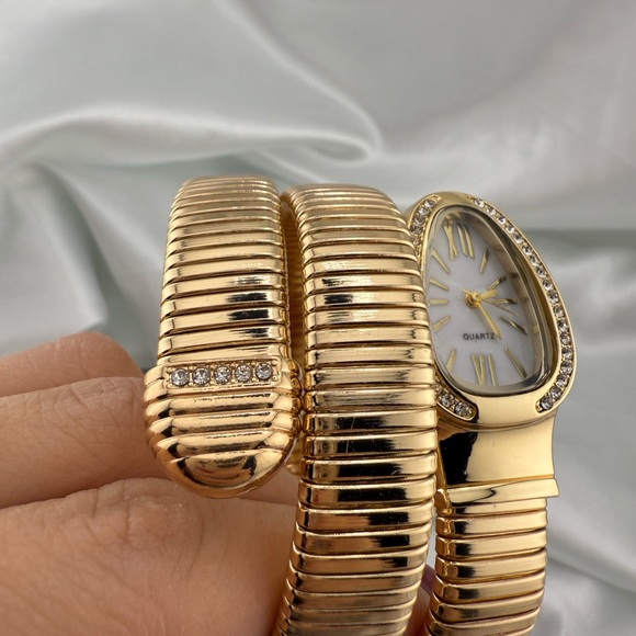 Serpent serpentine Gold Coil Wrap Bracelet Watch Vintage Snake-Inspired Design - Picture 6 of 8